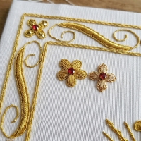 Chapelet liturgique brodé à la main, couvre-altier d'église personnalisé en fil d'or, tissu pour cérémonie religieuse chrétienne
