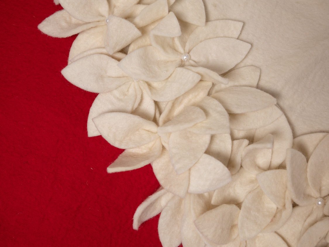สีขาว