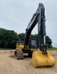 Excavatrice hydraulique presque neuve 2022 JOHN DEERE 470G LC de taille standard prête à être expédiée - Product Image 5