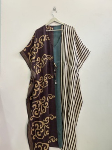 Vente en gros de robes longues kaftan en soie vintage écologiques faites à la main, vêtements de détente de luxe à fleurs - Product Image 4