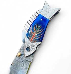 Cuchillo Plegable de Acero de Damasco Hecho a Mano por Iron Crown Forge, Diseño de Pez, Hoja Deslizante de 18 cm, Azul - Product Image 6