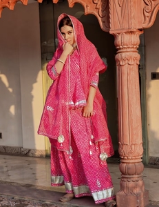 Conjunto KV Pink Leheriya Lehenga Dupatta (Conjunto de 3 piezas) - Product Image 2