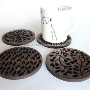 Conception de découpe laser de dessous de verre en bois avec des motifs géométriques floraux minimaux pour un cadeau de décoration intérieure personnalisé ou au détail - Product Image 3