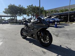Motocicletas de Gasolina de Alto Rendimiento YZF-R6 2024 de 600cc y 4 Cilindros en Línea en Venta - Product Image 4
