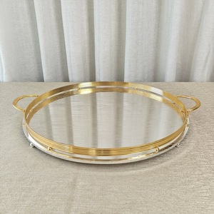 Bandeja Decorativa Moderna de Metal Negro Ovalada, Juego de 2 Piezas con Asas de Cuentas Plateadas - Product Image 5