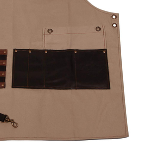 Tablier de barbier personnalisé avec logo, design en tissu pleine longueur, poche et sangle réglable pour la coiffure - Product Image 4