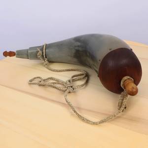 Corne en poudre traditionnelle de haute qualité pour accessoires de costumes historiques, survie en extérieur et collectionneurs de objets d'histoire - Product Image 6