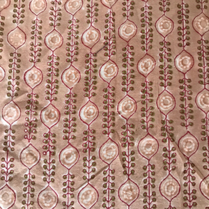 Tela de algodón india estampada a mano con rayas florales geométricas |   Uso en Ropa y Manualidades - Product Image 2