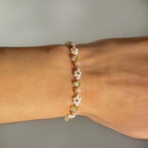 Bracelet romantique à fleurs perlées avec perles d'imitation plaqué or, bijoux pour femmes, cadeau - Product Image 1