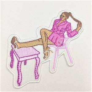 Patchs brodés personnalisés de haute qualité, découpés au laser et thermocollants, sans MOQ, pour sweats à capuche - Product Image 1