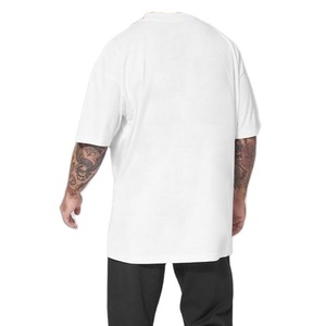 T-shirts tricotés lourds 100% coton personnalisés pour hommes, col rond, épaules tombantes surdimensionnées, blancs avec logo personnalisé - Product Image 3