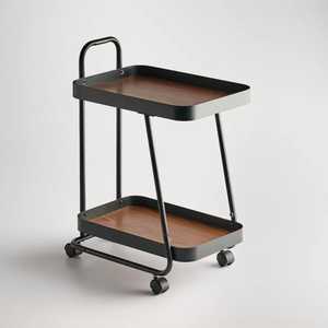 Chariot roulant à deux niveaux avec cadre en métal noir, étagères en bois, bords arrondis, chariot de service mobile, rangement moderne et rustique - Product Image 1