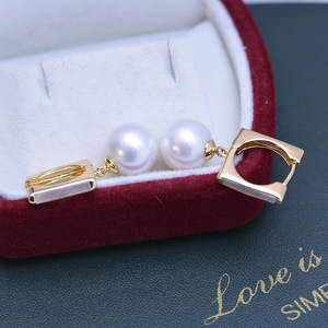 Boucles d'oreilles en perles rondes blanches d'eau douce de 10-11 mm pour femmes, boucles d'oreilles pendantes en argent S925 avec une forte luminosité, faibles défauts, design en forme de pétale - Product Image 3