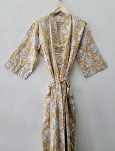 Bata Kimono con Cuello en V, 100% Algodón, Estampado Floral Amarillo Mostaza, Hecha a Mano, Ecológica, Elegante y Artesanal - Product Image 5