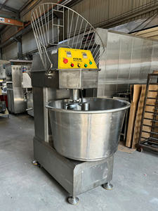 Mezclador de masa en espiral de 8Kg, bajo costo, 220V, 380V, máquina de panadería comercial, amasadora de servicio pesado, directo de fábrica de Vietnam, 1 año de garantía - Product Image 4