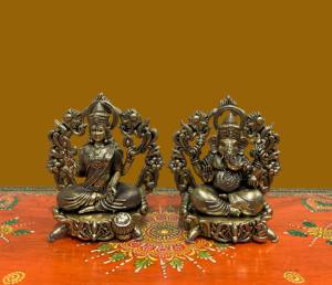 Statue en laiton de Laxmi et Ganesh, taille moyenne – Miniature artisanale pour la décoration de la maison, du temple ou du bureau, fabriquée au Rajasthan - Product Image 1