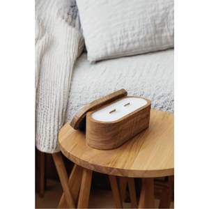 Bougie de luxe en bois sculpté à la main avec couvercle - Bougie parfumée à la cire naturelle à 2 mèches - Bol décoratif en bois réutilisable - Product Image 1