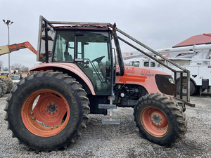 Tractor M108S 2008, Equipo Premium Listo para Exportación, Suministro a Granel de Alta Resistencia - Product Image 2
