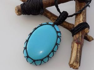 Collar con Colgante de Macramé Turquesa Hecho a Mano |   Joyería Boho de Piedra Azul Natural |   Collar de Cristal Curativo para Hombre - Product Image 4