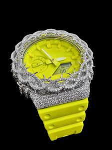 Reloj de Pulsera Digital Personalizado con Esfera Amarilla y Correa con Diseño de Bisel de Espinas de Diamantes para Hombre y Mujer - Product Image 3