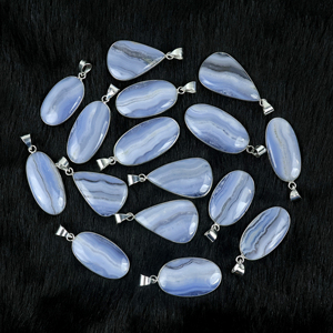 Pendentif en Agate Bleue Naturelle, Plaqué Argent Sterling 925, Bijou Géométrique en Pierre Précieuse, Vente en Gros, Fait Main, Tendance - Product Image 1