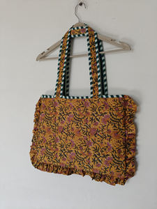 Funda Acolchada para Portátil con Estampado Floral Naranja y Correas para el Hombro, Bolsa de Transporte Protectora y Elegante, Modelo T-1 de Shree Balajee Garments - Product Image 5