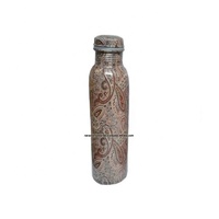Bouteille d'eau en cuivre vente en gros nouvelle bouteille d'eau ayurvédique au design imprimé élégant avec couvercle pour salle de sport