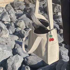 Sac fourre-tout en toile blanche avec poche zippée pour femme, idéal pour le shopping quotidien, le bureau, l'école, les voyages en plein air, grand sac de transport en coton - Product Image 3