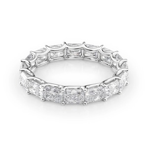 Anillo de Eternidad con Diamantes Cultivados en Laboratorio Lunentia East West Radiant U Prong, Certificado por IGI - Product Image 2