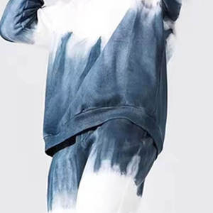 เสื้อฮู้ดผู้ชายสีน้ำเงินไล่เฉดขาวแบบ Tie Dye พร้อมโลโก้สั่งทำ และกางเกงจ็อกเกอร์เข้าชุด ชุดวอร์ม OEM ODM ขายส่งเสื้อผ้า - Product Image 6