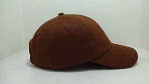 Casquette de baseball brodée en gros, 6 panneaux, marron, haute qualité, profil structuré, visière pré-courbée, pour hommes et femmes - Product Image 5