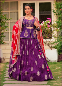 Conjunto de chaqueta y lehenga Aparajita Zardozi morado con blusa. Hermosa colección de lehenga choli tradicional de moda para bodas. - Product Image 6