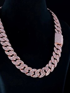 Collar de Cadena Hip Hop de Lujo con Diamantes de Moissanita y Oro para Joyería de Moda, Fiestas y Estilo de Celebridades, Disponible para la Venta - Product Image 2
