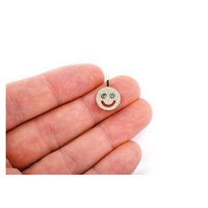 Elegante Colgante de Oro Real de 14K con Cara Sonriente Pequeña, en Oferta, con Moissanita Personalizada y Diamantes que Pasan la Prueba del Detector, Ideal para Regalo - Product Image 6