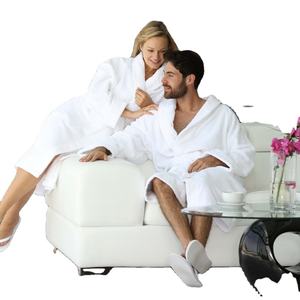 Vente en gros Peignoir en molleton de flanelle moelleux en jacquard gaufré doux et chaud pour hommes avec logo Peignoir de bain en flanelle en peluche unisexe pour hommes - Product Image 4