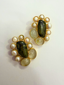 Pendientes de Perlas de Agua Dulce con Prehnita Verde Natural y Zoisita, Hechos a Mano con Baño de Oro de 18K y Cabujones Naturales - Product Image 2