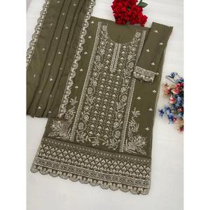 Robe pakistanaise en mousseline épaisse avec broderie de sequins et travail Khatli, tenue de soirée de créateur pour mariage et événements festifs - Product Image 1