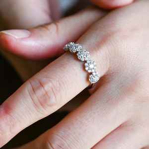 Anillo floral con racimo de diamantes de moissanita de corte redondo para mujer, plata 925 original, joyería fina premium para ella. - Product Image 5