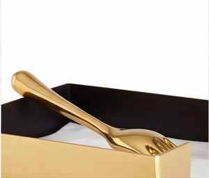 Porte-serviettes en métal poli doré, design carré simple, pour des tables élégantes et une utilisation en cuisine - Product Image 2