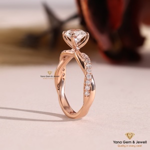 Anillo de Diseño Trenzado de Oro Sólido de 14K con Diamante Cultivado en Laboratorio CVD de 1.00 Quilates, Corte Redondo, Color D, Claridad VVS2, Certificado IGI, para Mujer - Product Image 3