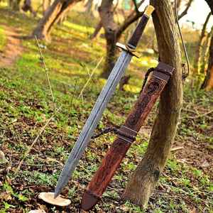 Épée viking professionnelle de haute qualité en acier Damas forgé à la main avec fourreau en bois sculpté, style guerrier nordique médiéval - Product Image 4