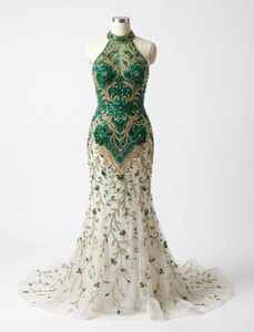 Robe de soirée longue de luxe perlée à la main, disponible au meilleur prix - Product Image 2