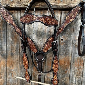 Ensemble de sellerie western en cuir véritable fait main et travaillé, avec têtière et collier de poitrage réglables, équipement d'équitation haut de gamme EquiElite - Product Image 3