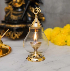 Diya de latón Akhand Jyoti con cubierta de vidrio para sala de Puja y decoración de festivales, de larga duración, disponible a precios de mayoreo. - Product Image 2