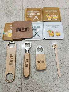 Abridor de botellas de cerveza de madera con mango, abridor de latas de acero inoxidable de madera maciza con LOGO personalizado, kit de promoción de espátulas de barra en blanco. - Product Image 3