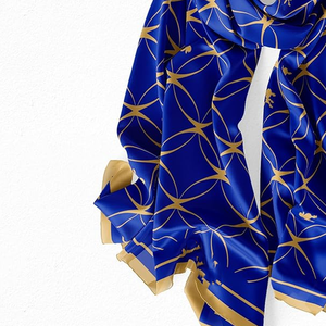 ชุดผ้าพันคอ หมวกบีนนี่ และถุงมือสำหรับฤดูหนาว รุ่นพรีเมียม Sigma Gamma Rho Circle น้ำหนักเบา ผลิตจากอะคริลิก 100% สีน้ำเงินรอยัล ผสมด้ายสีทอง สำหรับชมรมนักศึกษาหญิง - Product Image 3