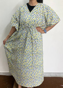 Vestido Kaftan de Algodón Premium Estampado para Mujer con Estampado Floral Moderno y Corte Holgado - Product Image 1