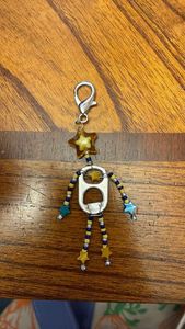 Porte-clés brodé à la main exquis avec motifs floraux colorés et perles - Product Image 5
