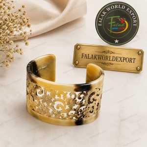 กำไลข้อมือทำจากเขาควายธรรมชาติที่ได้รับมาอย่างมีจริยธรรม แกะสลักด้วยมือ เป็นมิตรกับสิ่งแวดล้อม สไตล์วินเทจ งานศิลปะที่มีความหมาย ของสะสม ดีไซน์เนอร์ - Product Image 3