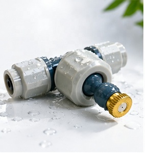 Conector de Riego Ajustable de Plástico y Latón de 1/2 Pulgada con Válvula de Control de Agua para Jardín y Punta de Pulverización Manual - Product Image 1